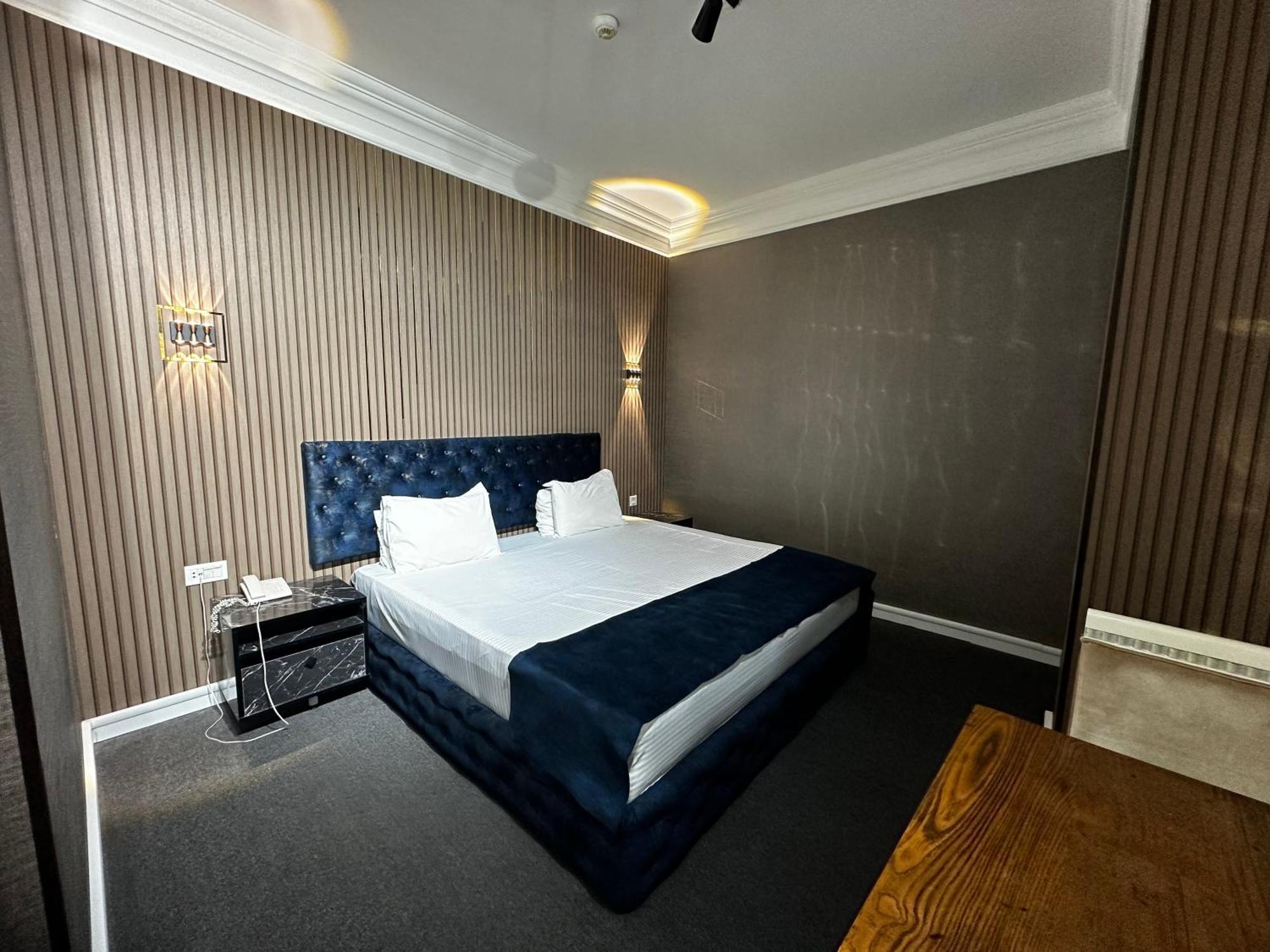 Amber Hotel Baku Exterior photo