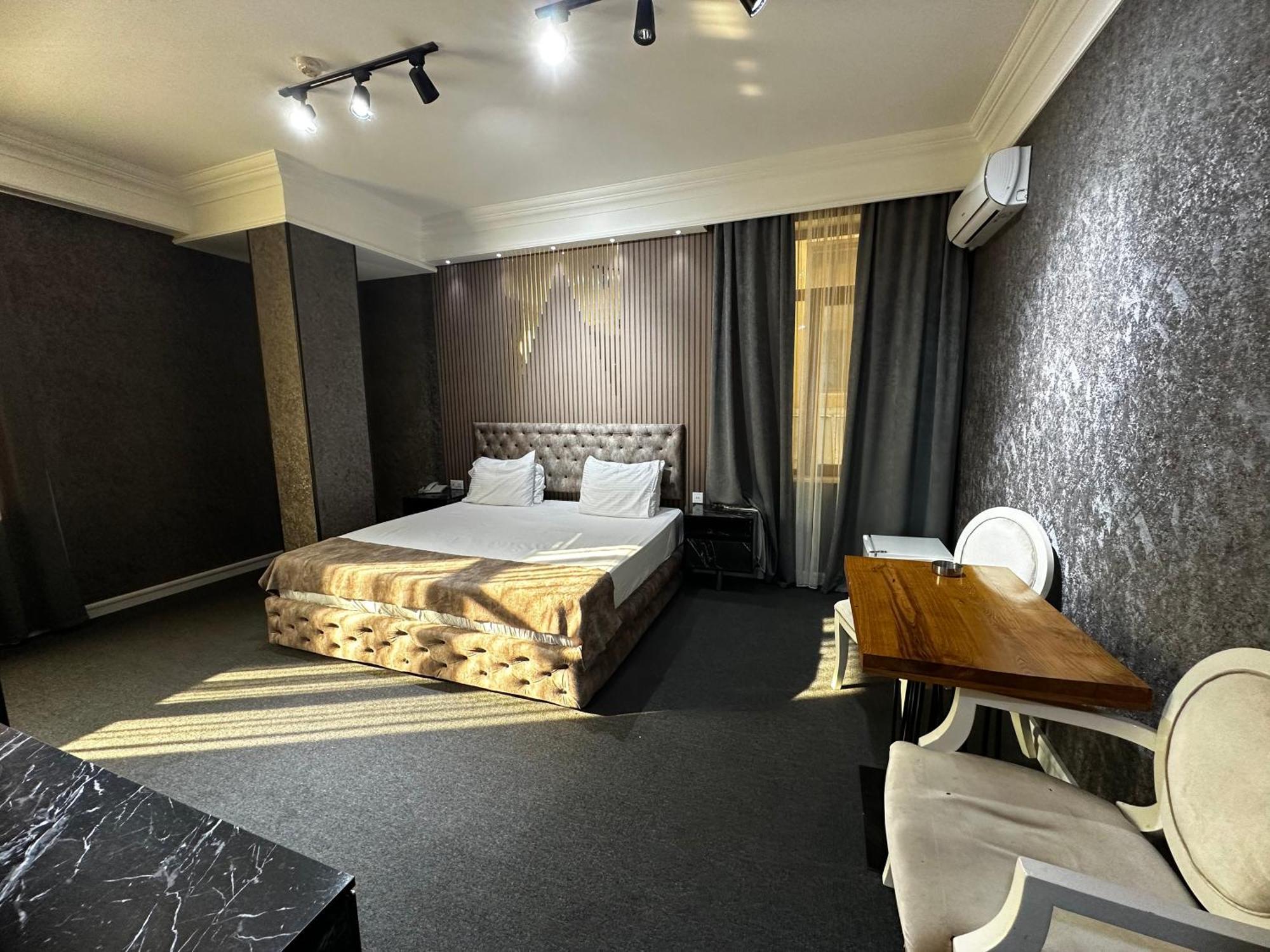Amber Hotel Baku Exterior photo